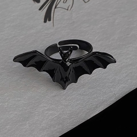 Gothic Bat Ring - Picture 6 of 12